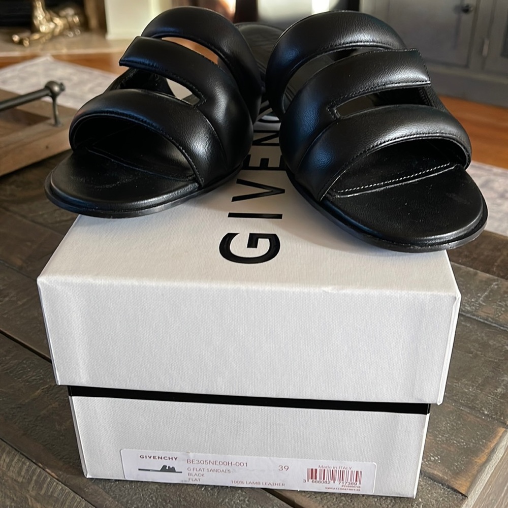 Givenchy G Flat Sandals with box 39